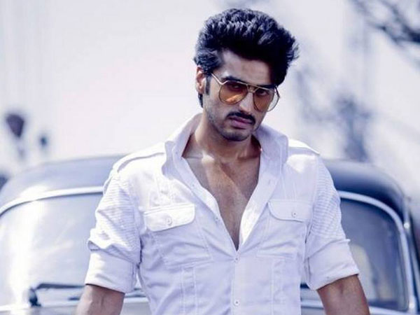 అర్జున్ కపూర్ చేతిని మెలిపెట్టి దాడి