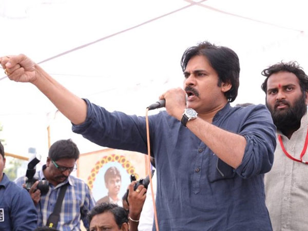 రాజకీయాలపై అవగాహన లేదు