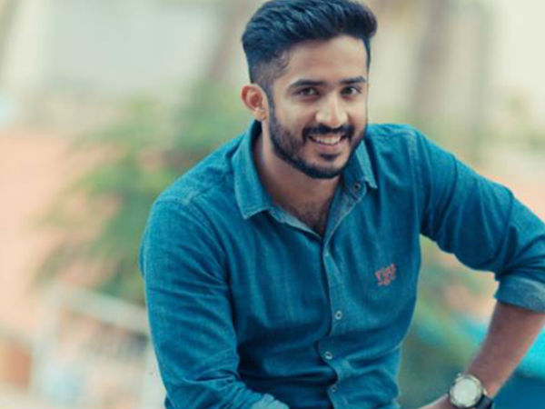 చిన్న సినిమాల్లో హీరోనా? పెద్ద సినిమాల్లో క్యారెక్టర్ ఆర్టిస్టా?