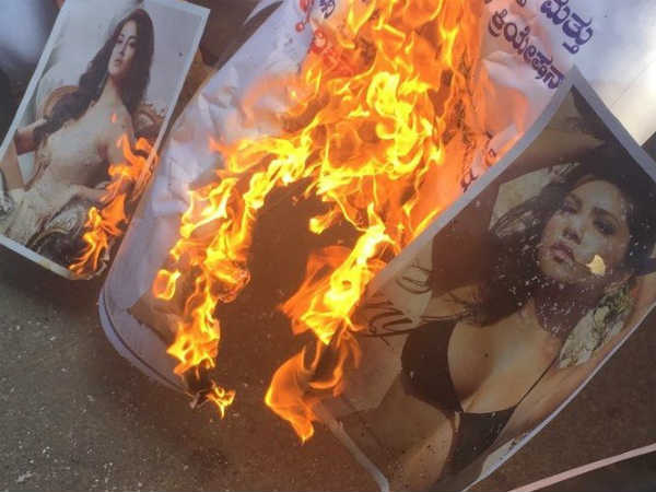 సన్నిలీయోన్ షోను రద్దు చేయాలి