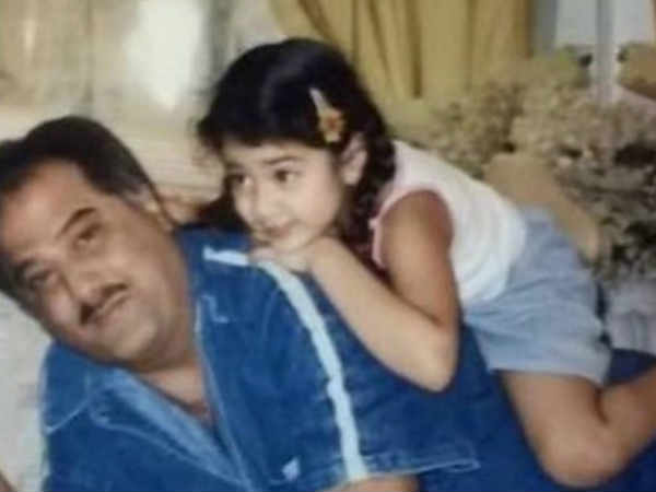 తండ్రితో కలిసి చిన్నతనంలో