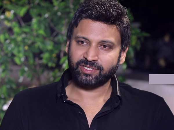అమ్మానాన్నకు దూరంగా