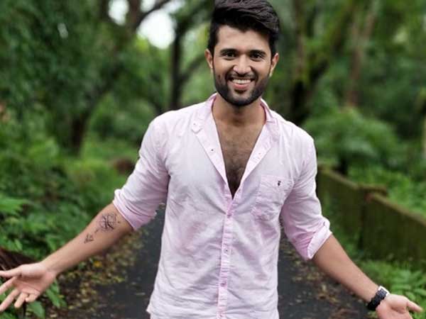 టాక్సీ డ్రైవర్గా విజయ్