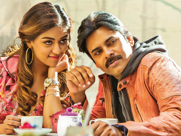 బారులు తీరిన పవన్ ఫ్యాన్స్