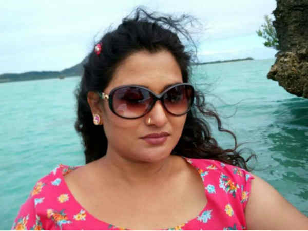నవీనా నేపథ్యం: