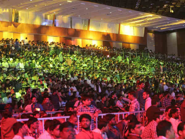 గాయని నిరంజన నోట మధుర