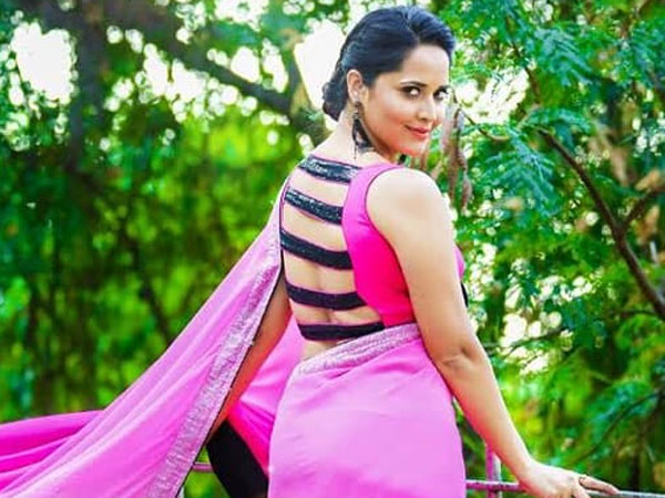 అనసూయ లయబద్ధంగా స్టెప్పులు