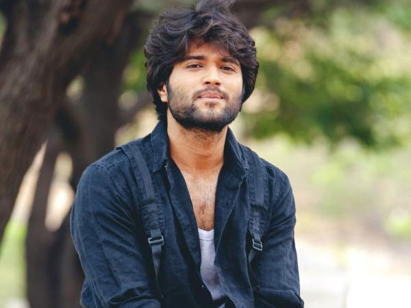 క్రేజీ లుక్స్: