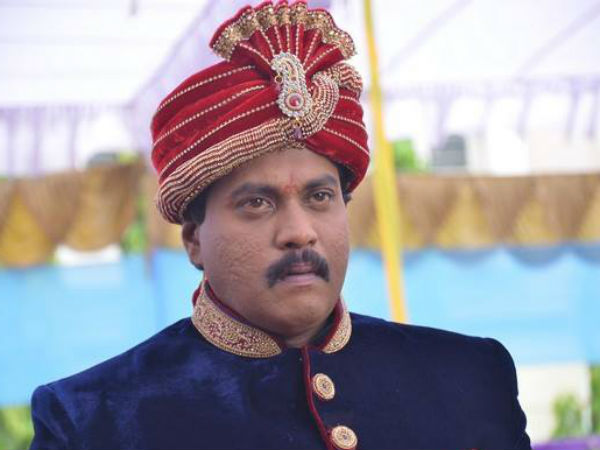 బంకు శీను క్యారెక్టర్ అడిగా