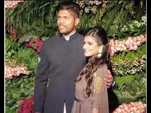 రిసెప్షన్కు ఉమేష్ యాదవ్ దంపతులు
