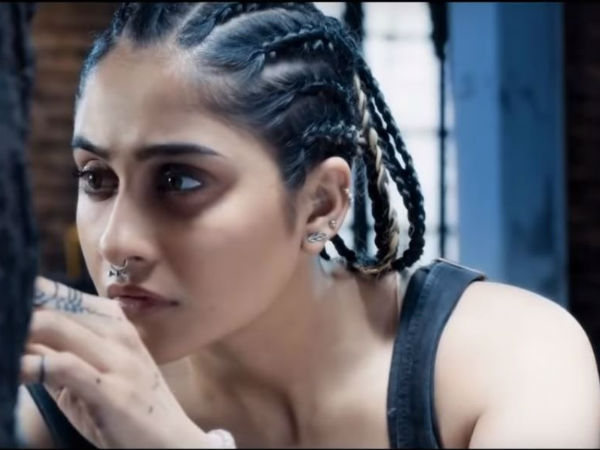 రెజీనా విభిన్నమైన లుక్