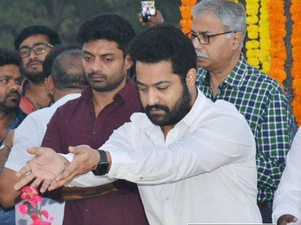 మహానుభావుడు