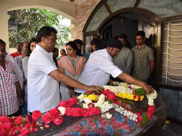సినీ ప్రముఖుల పరామర్శ
