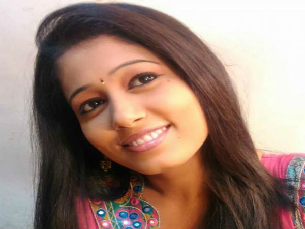 తండ్రి, చెల్లెలితో కలసి