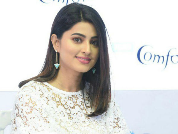 తొలి వలపు అంటూ తెలుగువారిని