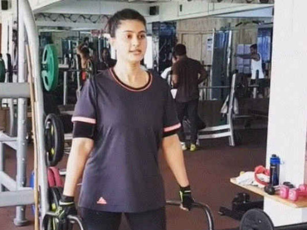 షాక్ ఇస్తున్న స్నేహ లుక్