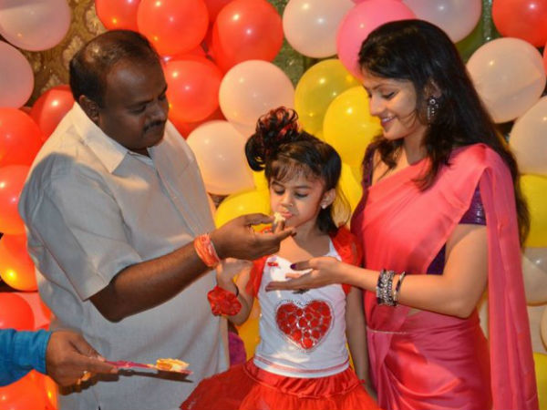 32 చిత్రాల్లో హీరోయిన్గా