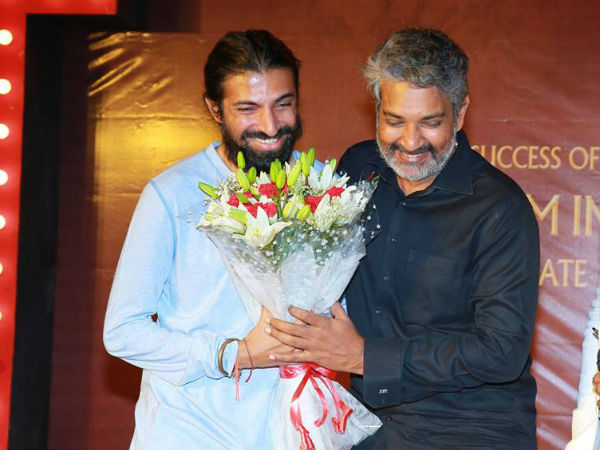 RAJAMOULI AT MAHANATI SUCESS MEET PHOTOS à°à±à°¸à° à°à°¿à°¤à±à°° à°«à°²à°¿à°¤à°