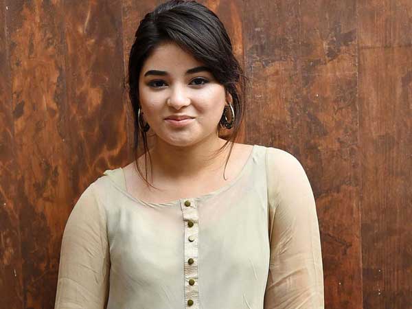సోషల్ మీడియాకు దూరంగా