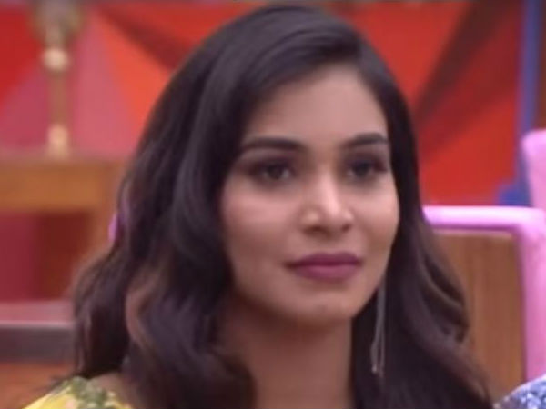 తొలి రోజు నుండి వివాదాలు