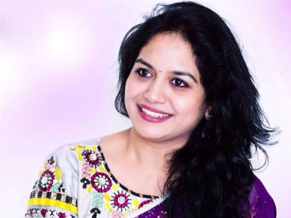విడాకుల గురించి.. సింగర్ సునీత!