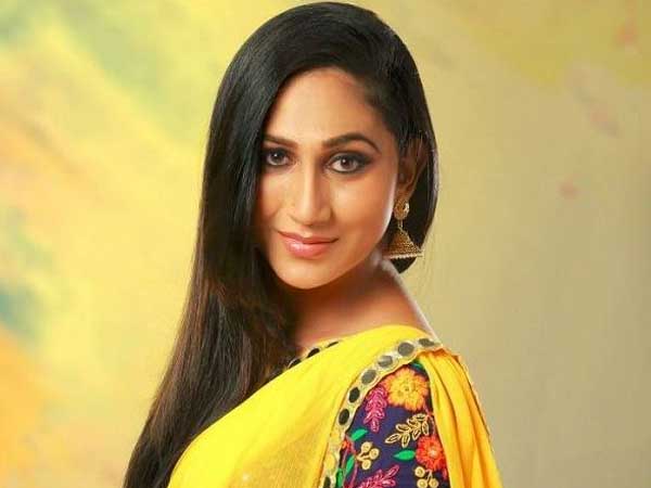 తొలి ట్రాన్సెజెండర్ యాక్టర్గా