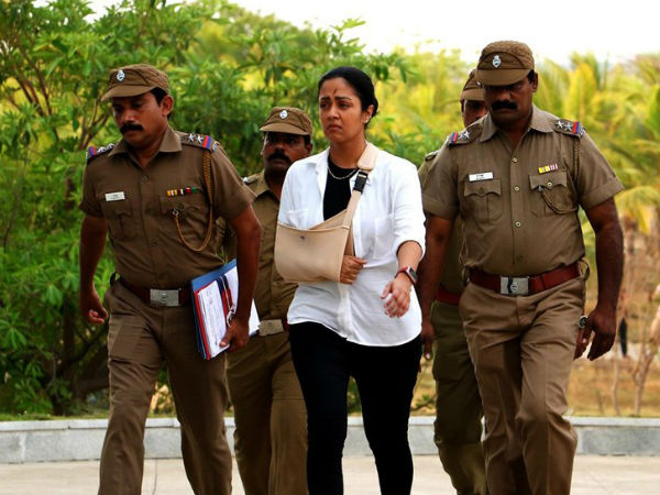 రౌడీ పోలీస్ పాత్రలో..