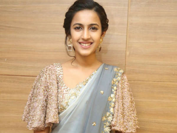 NIHARIKA ANGRY WITH VARUNTEJ BECOMES SENSATIONAL!