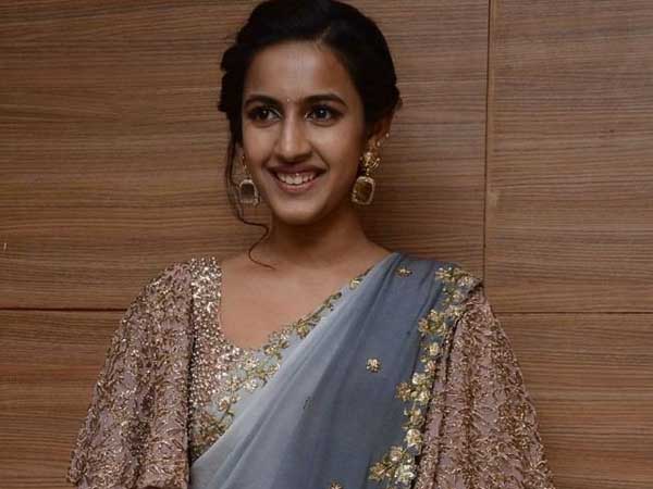 నన్నొక గాజు బొమ్మలా చూసుకున్నారు