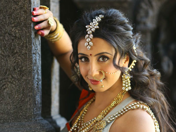 ఆ హీరోయిన్లు డ్రమ్ముల్లా తయారయ్యారు