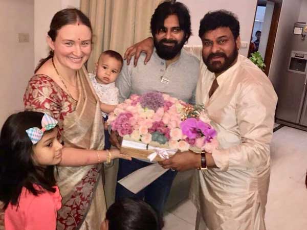 సతీసమేతంగా అన్నయ్యకు పవన్ కళ్యాణ్ బర్త్ డే విషెష్.. పవర్స్టార్ కొడుకు స్పెషల్ అట్రాక్షన్!
