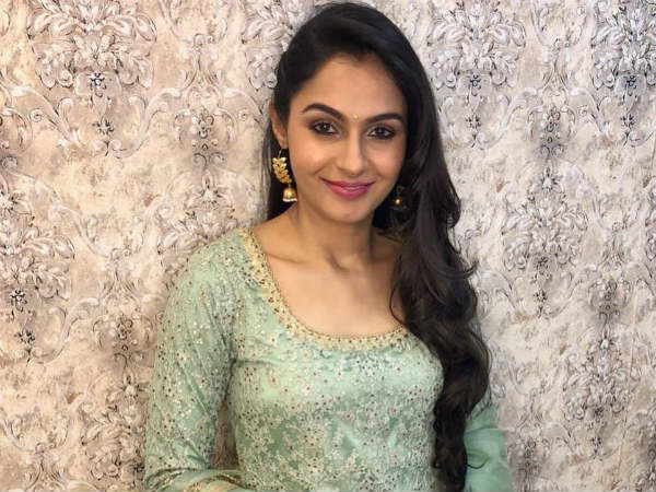 వారిని కఠినంగా శిక్షించాలి