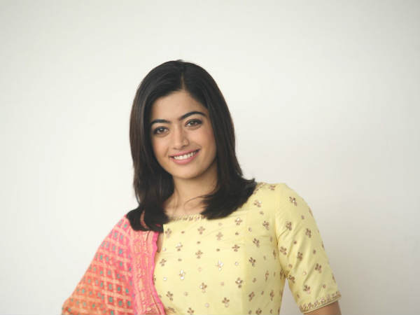 సీరియస్గా కనిపించడం కష్టమైంది