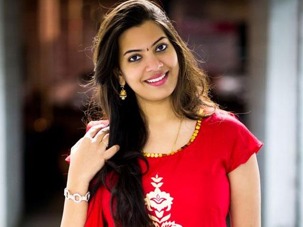 గీతా మాధురిని కలిసేందుకు