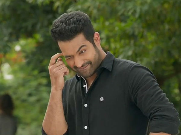 స్టిల్స్ లీక్ చేస్తూ