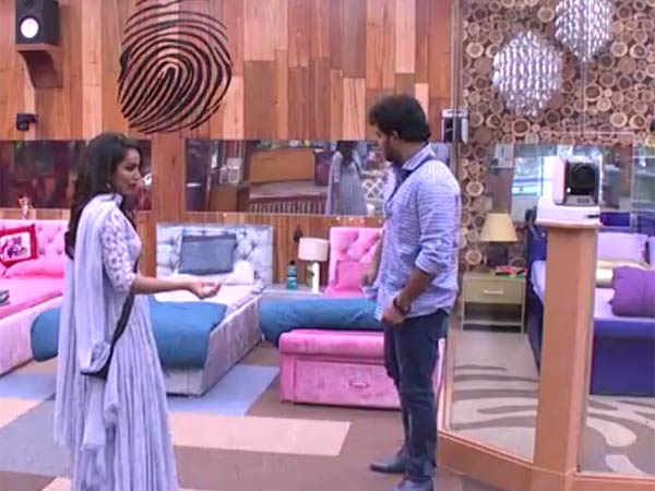 వారంత తొక్కేస్తున్నారని