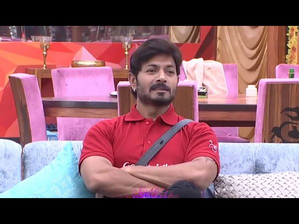 పొట్టచెక్కలయ్యేలా కౌశల్ పొడుపు కథలు