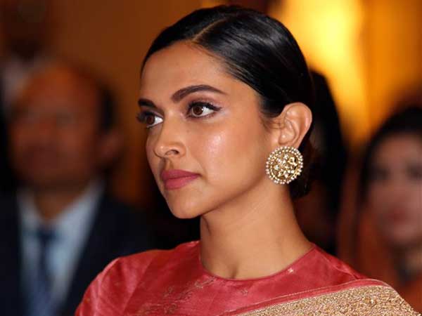పెళ్ళికి రెడీ అవుతూ
