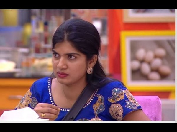 పాత్రల మార్చుకొన్న సెలబ్రిటీ