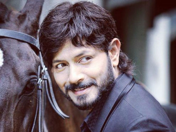 సిసలైన డైరెక్టర్ కంట్లో