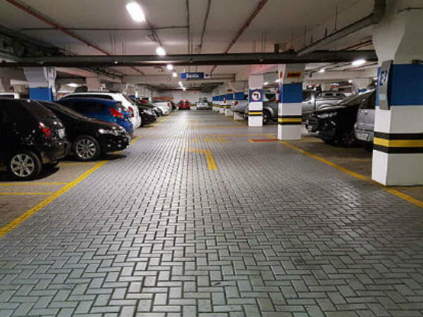 Maheshwari Parmeshwari Mall fined for violating free parking rule Maheshwari Parmeshwari Mall fined for violating free parking rule