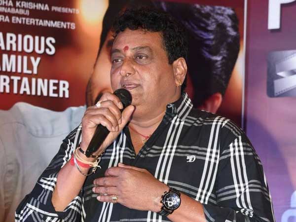 Shailaja Reddy Alludu success meet: Comedian Pruthvi about Director Maruthi. Shailaja Reddy Alludu success meet: Comedian Pruthvi about Director Maruthi.
