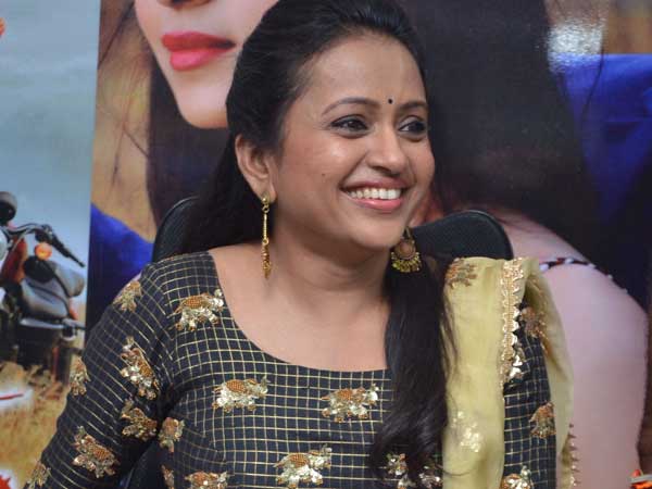 ఏమిటా వరసలు