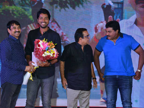 గొడ్డలా పని చేస్తాడు