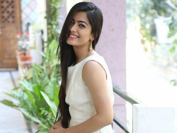 దూరంగా ఉండాలనుకొన్నా.. అందుకే గుడ్బై చెప్పాను.. రష్మిక మందన్న క్లారిటీ!