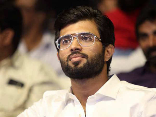 విజయ్ దేవరకొండపై కన్నేసిన డైరెక్టర్