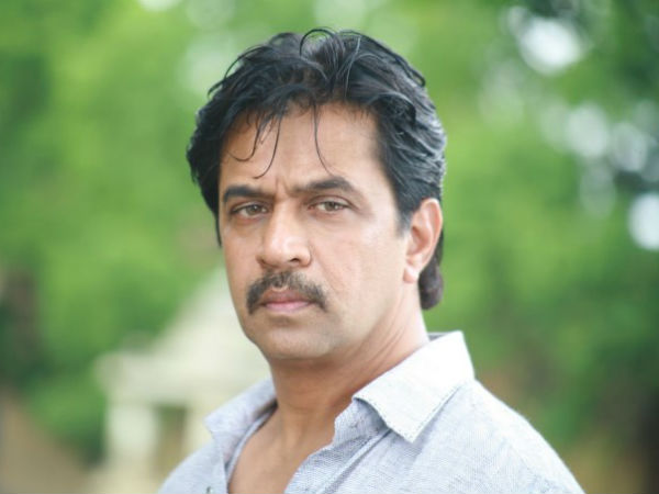 కేసు కొట్టేయాలి