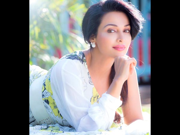 నాకైన గాయాలు చూడండి