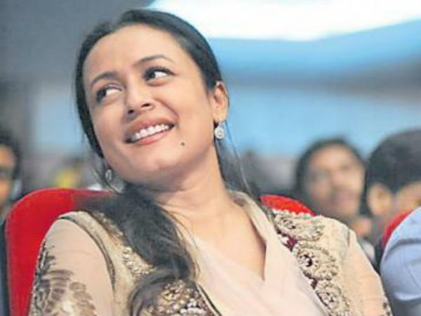 క్యూకట్టిన స్నేహితులు
