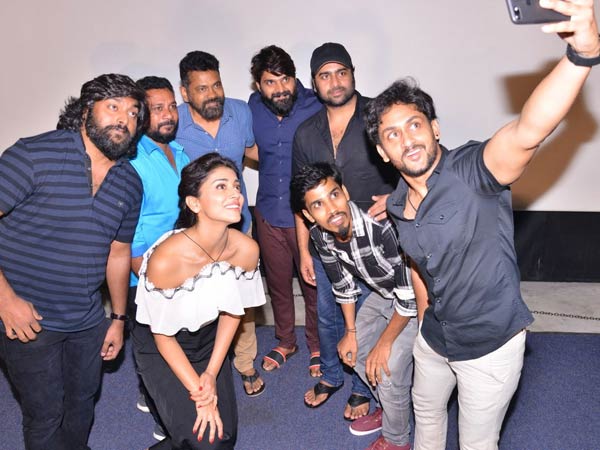 రోహిత్ బ్యాగ్రౌండ్తో హీరో అయ్యాడనుకున్నా